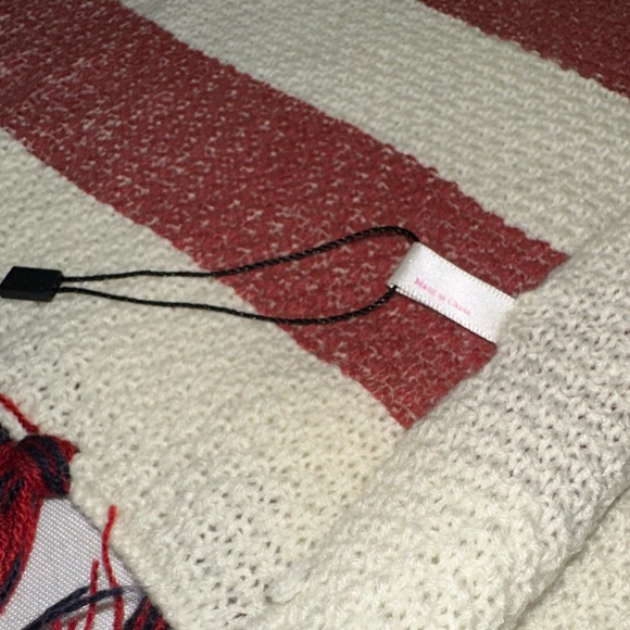 Patriotic America Poncho Wrap Scarf USA Stars Stripes NWT United States July 4th - Picture 7 of 7